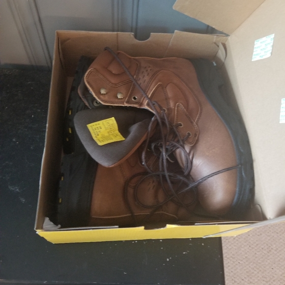 Work boots - Picture 2 of 2
